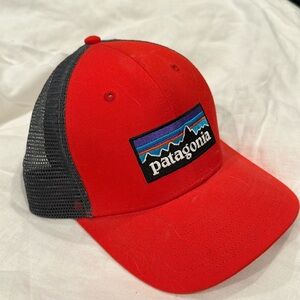 Patagonia hat - red